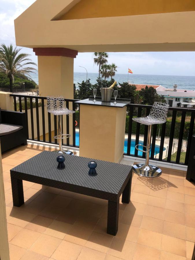 Apartment Beachfront - Sea Views - Marbella