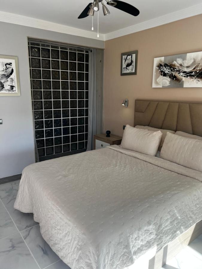 Beachfront - Sea Views - Apartment Marbella