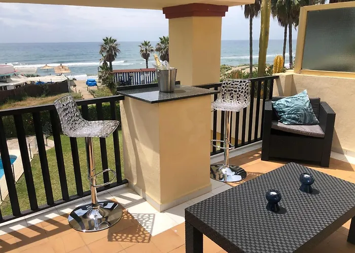 Beachfront Apartment - Sea Views - Marbella