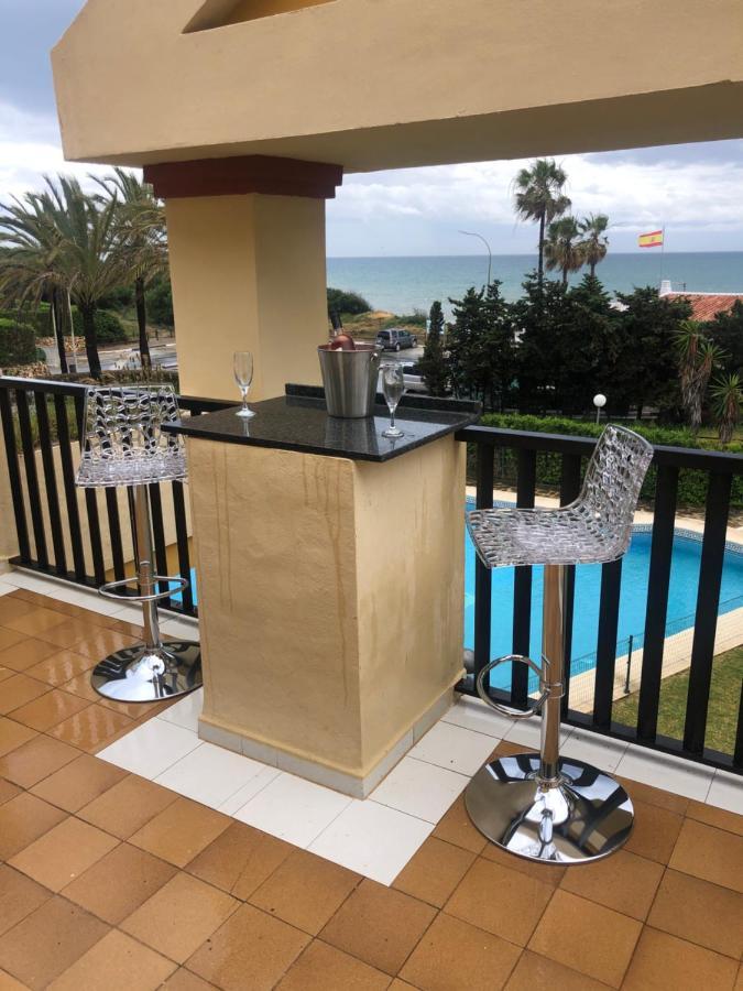 Apartament Beachfront - Sea Views -